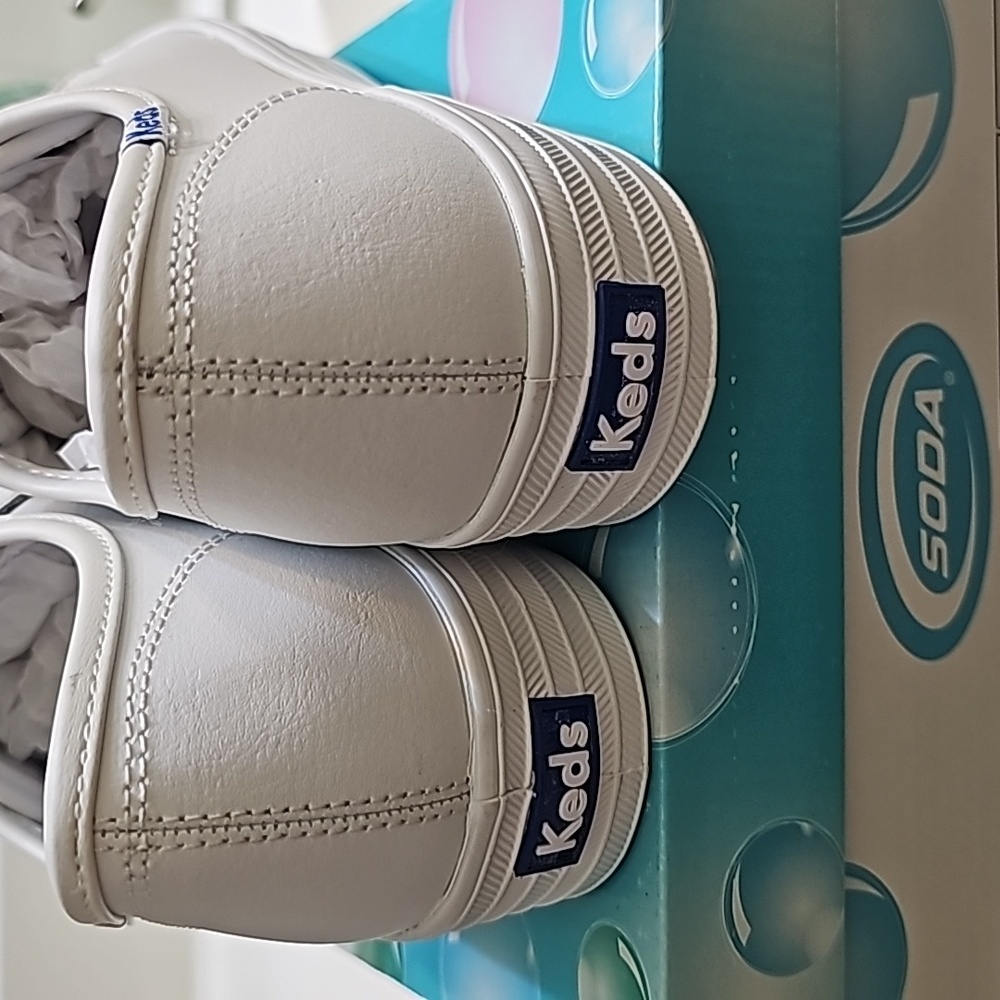 White keds - Picture 2 of 4